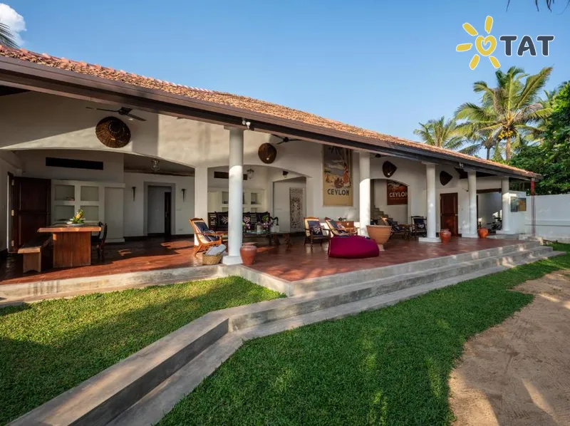 Фото отеля Saltasia Boutique Beach Villa 4* Мирисса Шри-Ланка экстерьер и бассейны