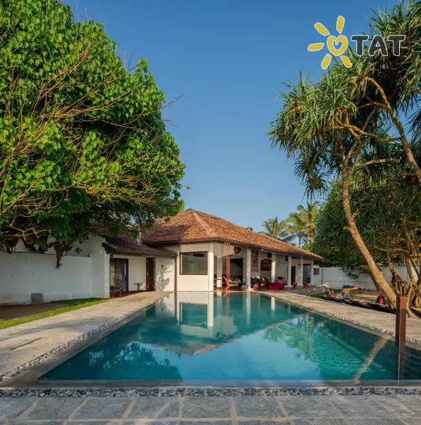 Фото отеля Saltasia Boutique Beach Villa 4* Мирисса Шри-Ланка экстерьер и бассейны
