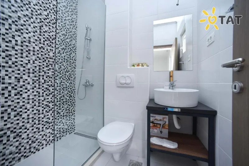 Фото отеля L Palace Apartaments 4* Budva Juodkalnija numeriai