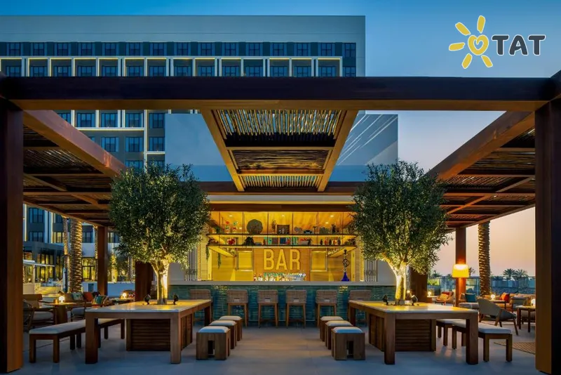 Фото отеля Rove Al Marjan Island Hotel 3* Рас Аль-Хайма ОАЭ бары и рестораны