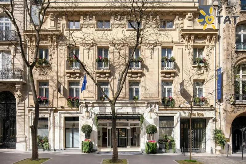 Фото отеля Renaissance Paris Le Parc Trocadero Tour Eiffel Hotel 4* Париж Франція екстер'єр та басейни