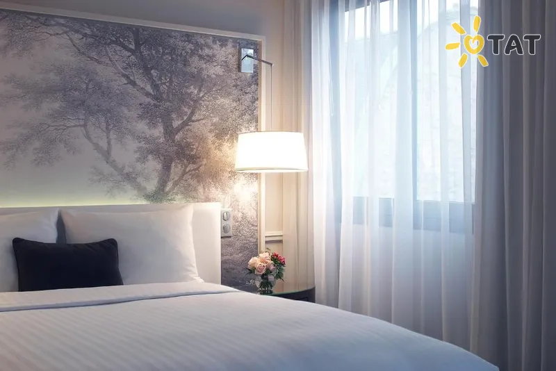 Фото отеля Renaissance Paris Le Parc Trocadero Tour Eiffel Hotel 4* Париж Франція номери