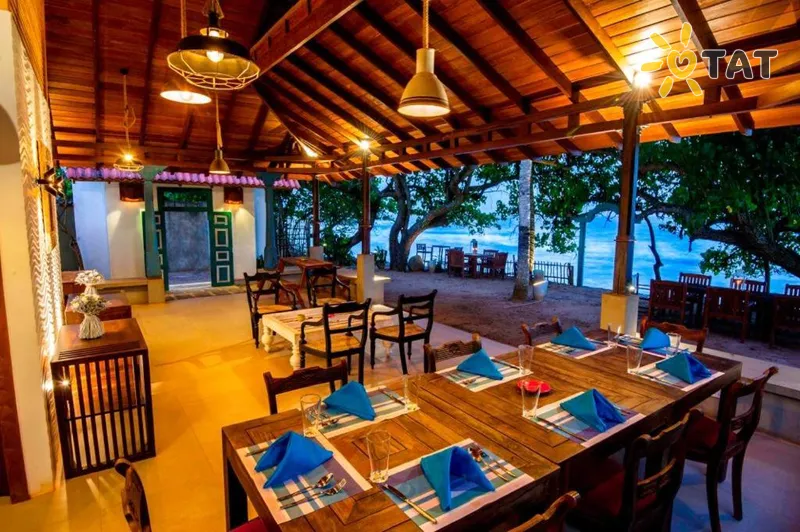 Фото отеля Ocean Gateway Dickwella 4* Dikvela Šrilanka bāri un restorāni