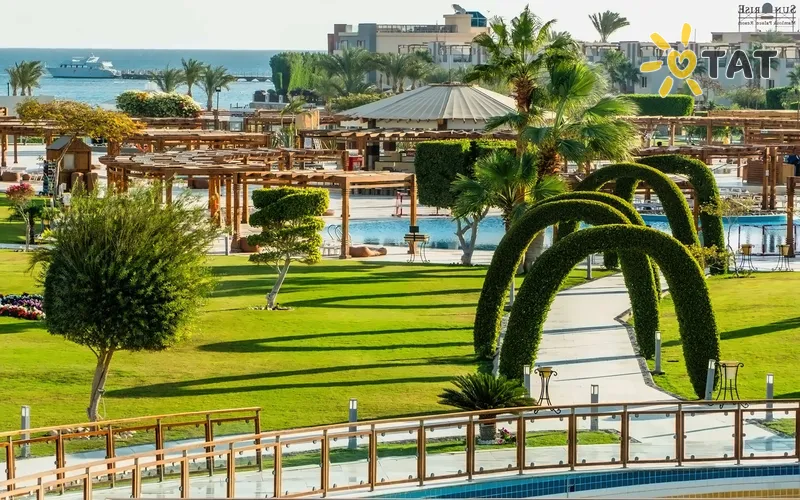 Фото отеля Posh Club by Sunrise Crystal Bay Resort 5* Сафага Єгипет екстер'єр та басейни
