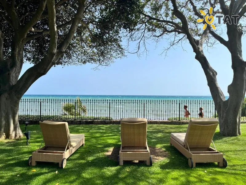 Фото отеля Healthouse Las Dunas Health & Beach Spa 5* Коста Дель Соль Іспанія екстер'єр та басейни