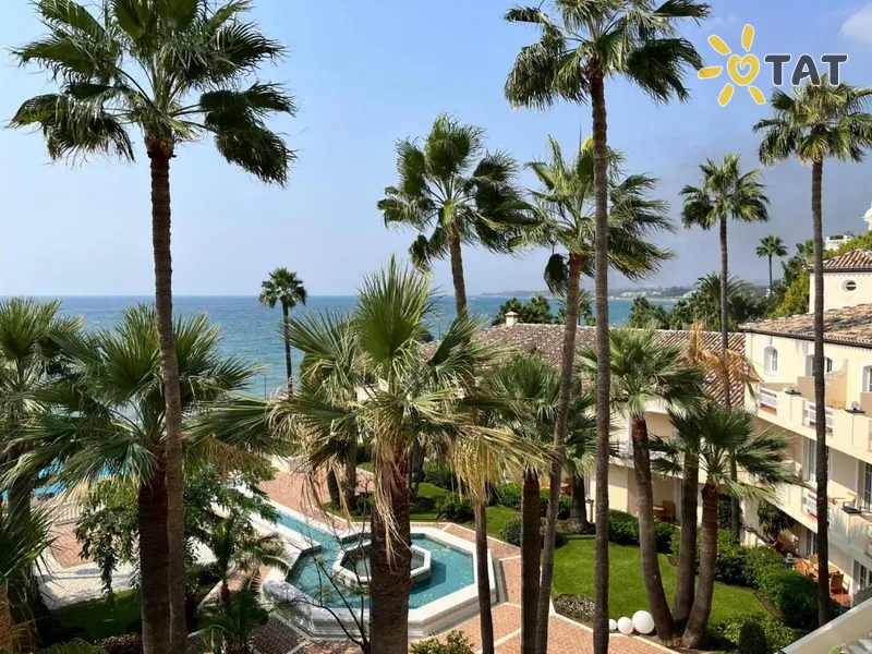Фото отеля Healthouse Las Dunas Health & Beach Spa 5* Коста Дель Соль Іспанія екстер'єр та басейни