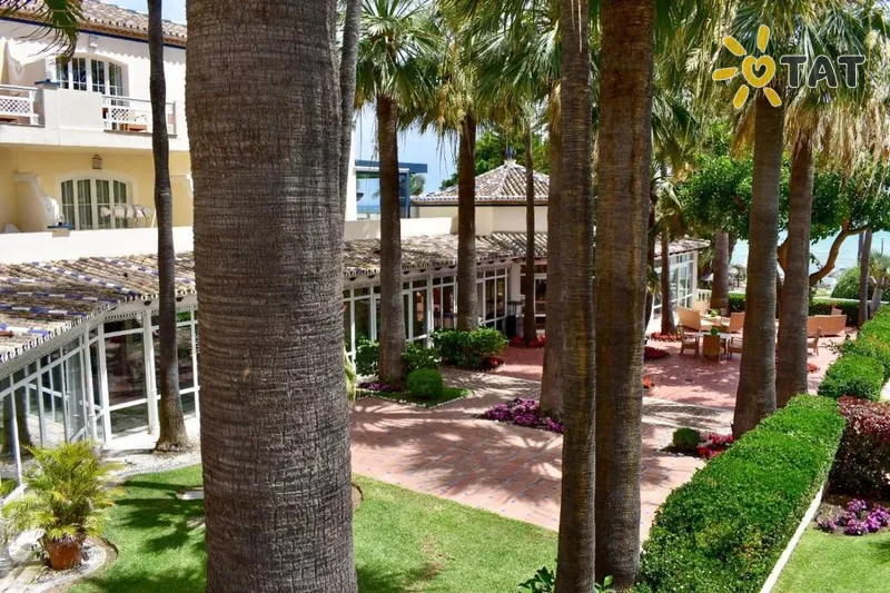 Фото отеля Healthouse Las Dunas Health & Beach Spa 5* Коста Дель Соль Іспанія екстер'єр та басейни