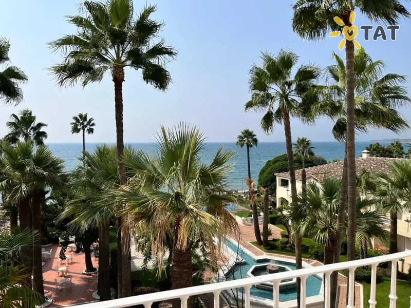 Фото отеля Healthouse Las Dunas Health & Beach Spa 5* Коста Дель Соль Іспанія екстер'єр та басейни