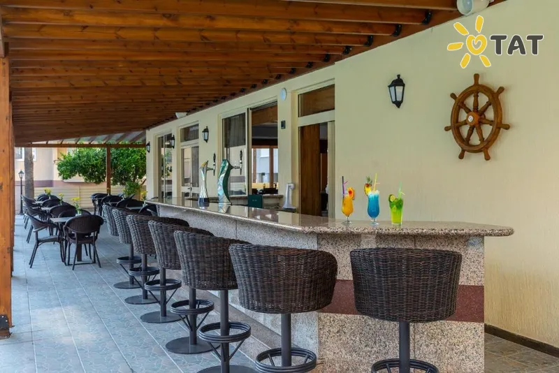 Фото отеля Kapetanios Limassol Hotel 3* Лимассол Кипр бары и рестораны