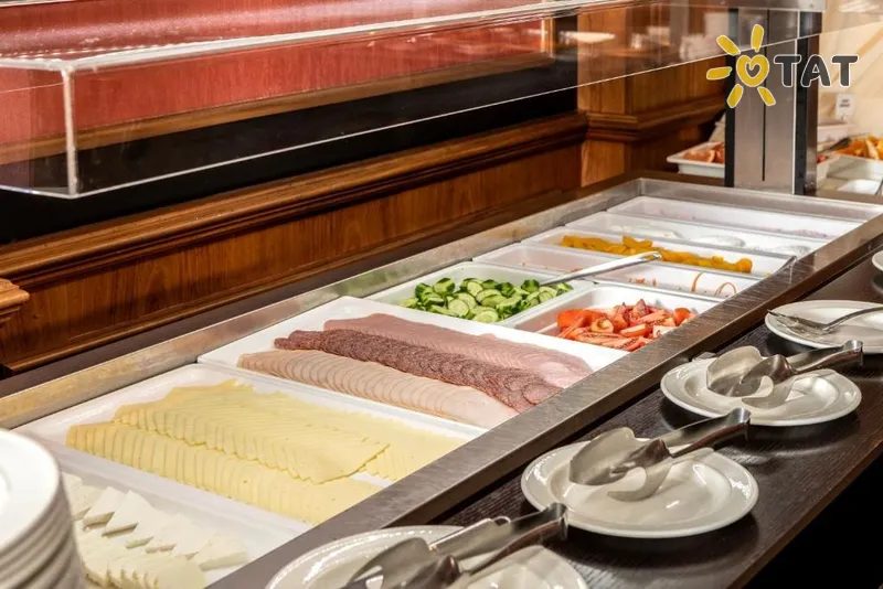 Фото отеля Kapetanios Limassol Hotel 3* Лимассол Кипр бары и рестораны