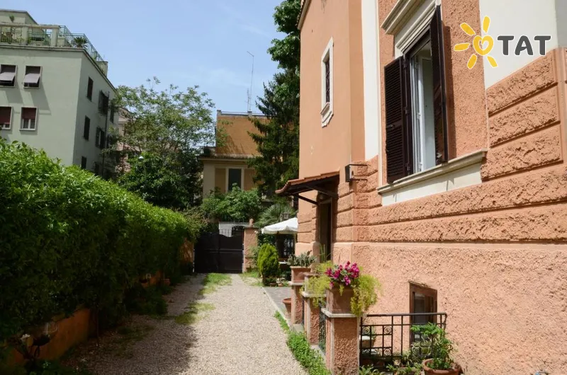 Фото отеля A Vinicius Et Mita 2* Roma Italija išorė ir baseinai
