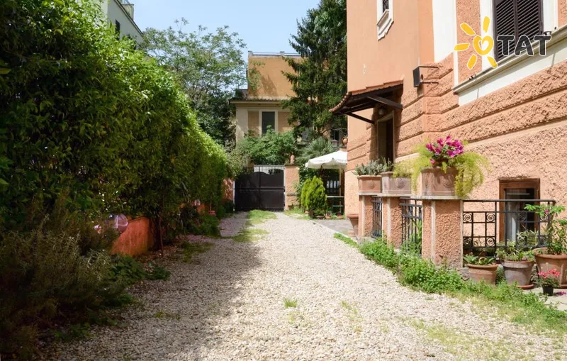 Фото отеля A Vinicius Et Mita 2* Roma Italija išorė ir baseinai