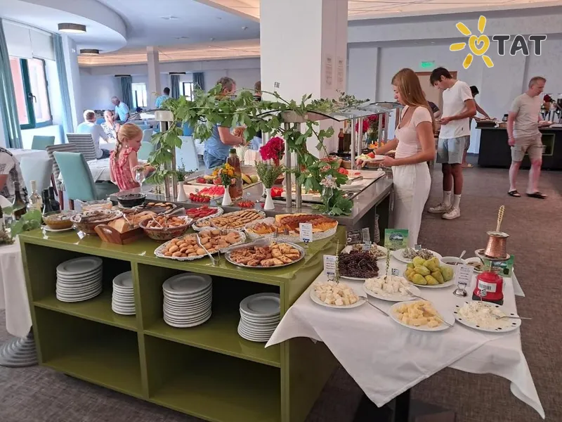 Фото отеля Mediterranean Beach Resort 5* par. Zakinta Grieķija bāri un restorāni