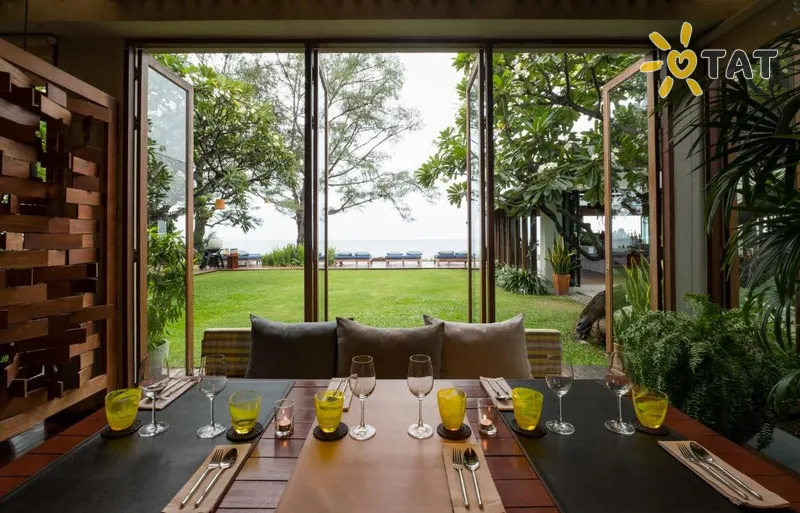 Фото отеля Let's Sea Hua Hin Al Fresco Resort 5* Čama un Huahina Taizeme bāri un restorāni