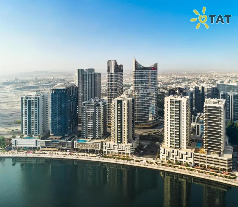 Фото отеля Embassy Suites By Hilton Dubai Business Bay 5* Dubaija AAE ārpuse un baseini