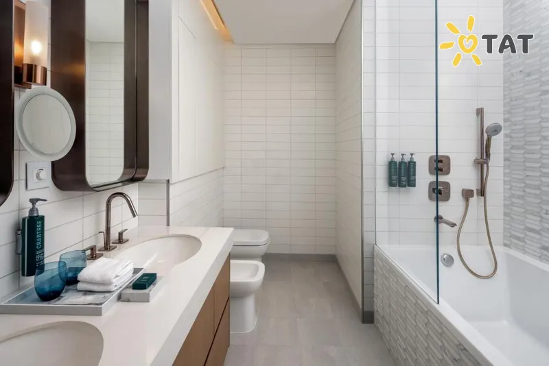 Фото отеля Hilton Dubai Creek Hotel & Residences 5* Dubaija AAE cipariem