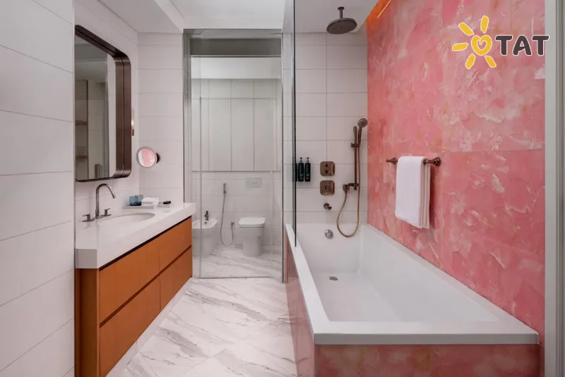 Фото отеля Hilton Dubai Creek Hotel & Residences 5* Dubaija AAE cipariem