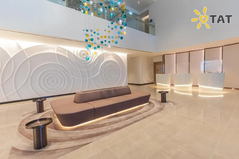 Фото отеля Novotel Dubai Gold District 4* Dubajus JAE fojė ir interjeras