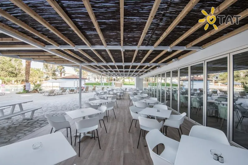 Фото отеля Narcissos Waterpark Resort 4* Протарас Кипр бары и рестораны