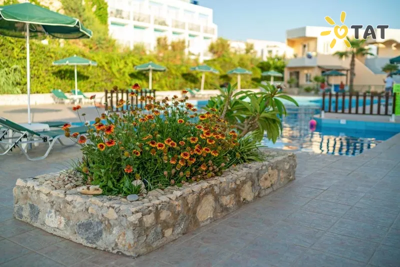 Фото отеля Kathrin Beach 3* Kreta – Retimnas Graikija išorė ir baseinai