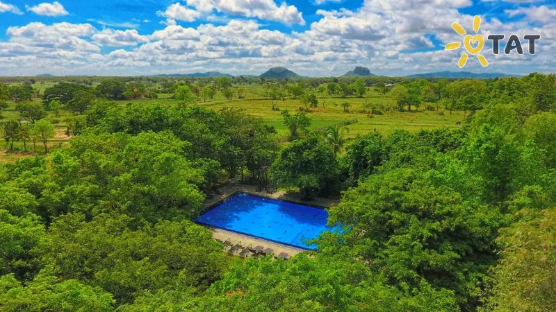 Фото отеля Kassapa Lions Rock 4* Dambulla Šri Lanka išorė ir baseinai