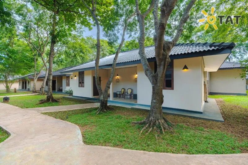 Фото отеля Kassapa Lions Rock 4* Dambulla Šri Lanka išorė ir baseinai