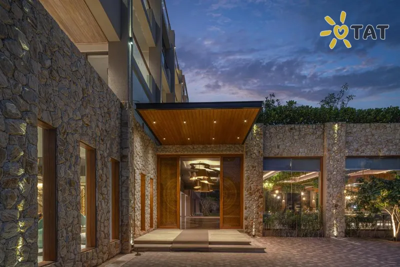 Фото отеля Ferola Hotel 4* Матара Шри-Ланка экстерьер и бассейны