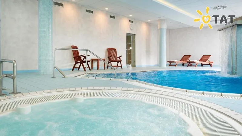 Фото отеля OREA Spa Hotel Cristal 4* Марианске-Лазне Чехия экстерьер и бассейны