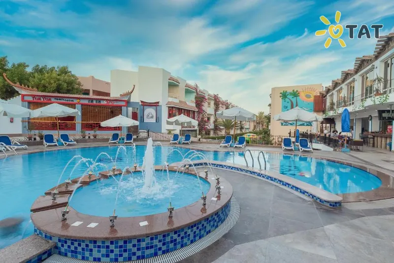 Фото отеля MinaMark Beach Resort 4* Хургада Египет экстерьер и бассейны