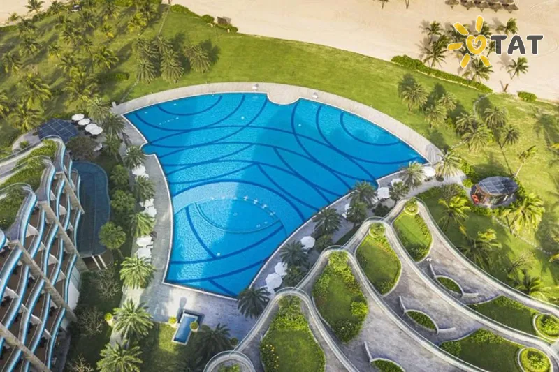 Фото отеля Vinpearl Resort & Golf Nam Hoi An 5* Danang Vjetnama ārpuse un baseini