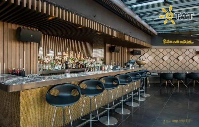Фото отеля 10 Karakoy Istanbul 5* Stambulas Turkija barai ir restoranai
