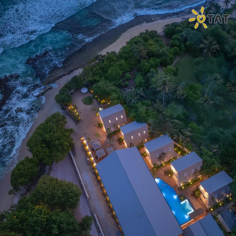 Фото отеля Asaya Sands Mirissa 4* Мирисса Шри-Ланка экстерьер и бассейны