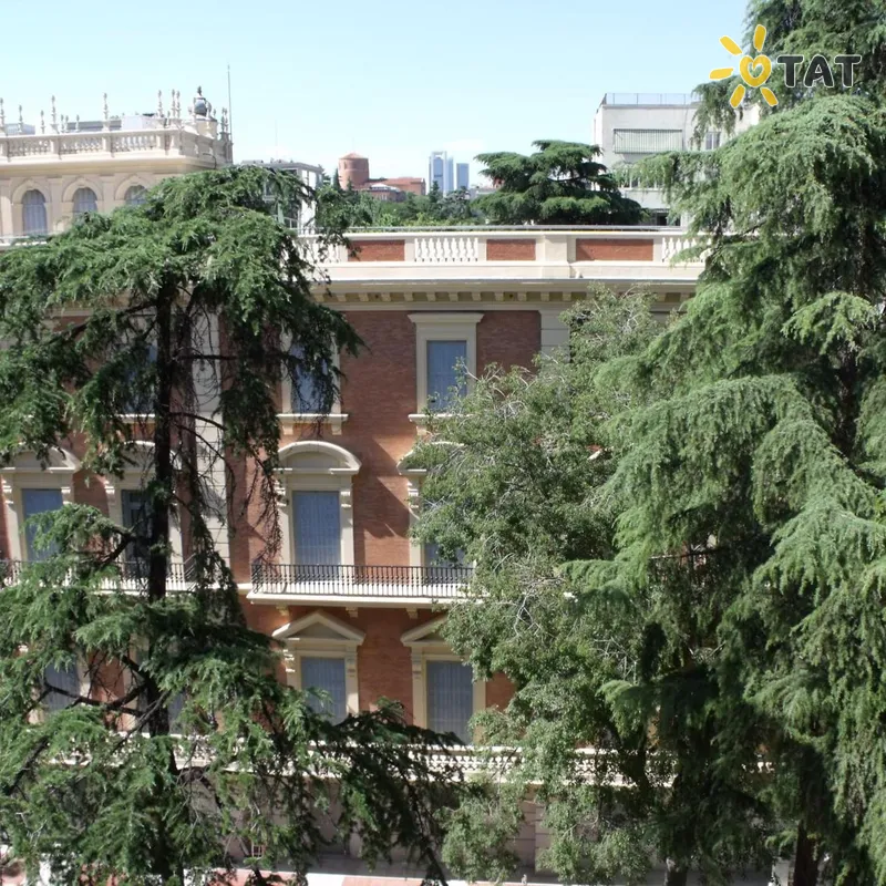 Фото отеля Suites Barrio de Salamanca 4* Мадрид Испания экстерьер и бассейны