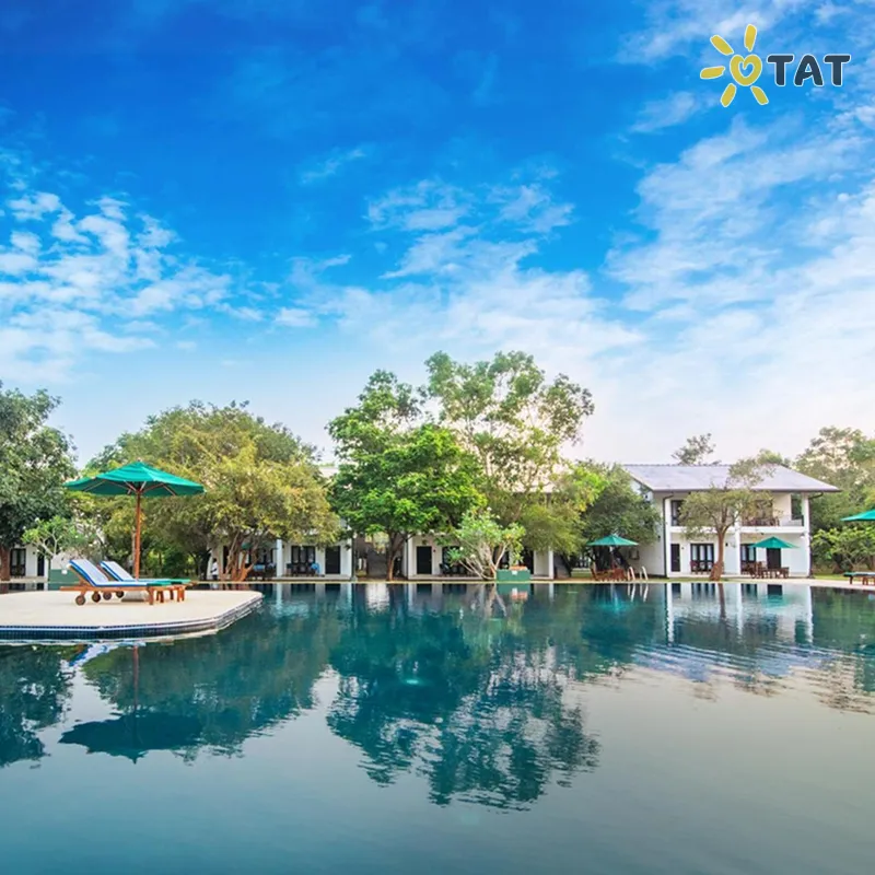 Фото отеля Oak Ray Elephant Lake 4* Дамбулла Шри-Ланка экстерьер и бассейны