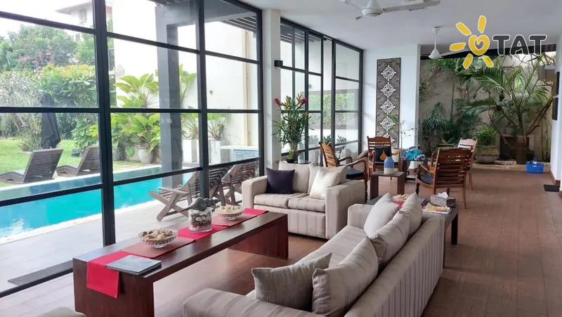 Фото отеля Mirissa Beach Villa 3* Мирисса Шри-Ланка лобби и интерьер