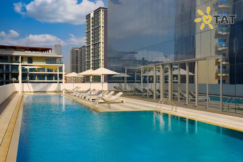 Фото отеля Local Dubai at JVT by First Collection 4* Dubajus JAE išorė ir baseinai