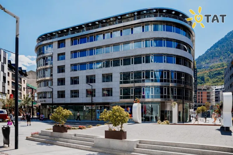 Фото отеля Starc by Pierre & Vacances Andorra Hotel 4* Andora La Velja Andora išorė ir baseinai