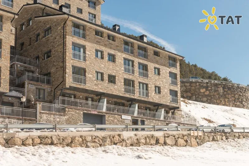 Фото отеля Pierre & Vacances Andorra Sunari Peretol 3* Canillo Andora išorė ir baseinai