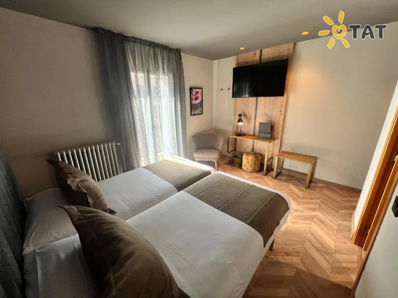 Фото отеля Yomo Petit Paris Hotel 3* Энкамп Андорра номера