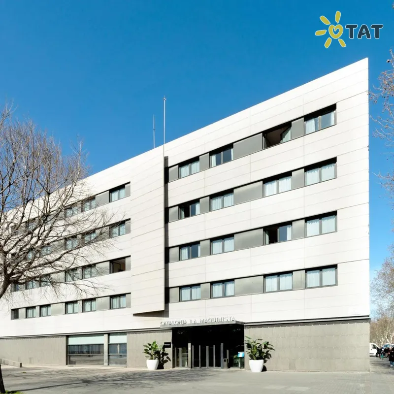 Фото отеля Catalonia La Maquinista 4* Барселона Испания экстерьер и бассейны