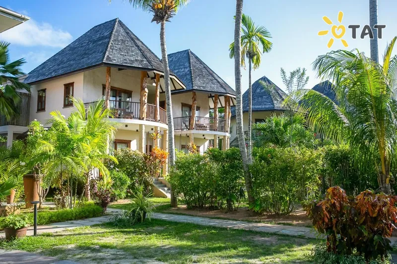 Фото отеля Les Lauriers Eco Hotel & Restaurant 2* о. Праслин Сейшельские о-ва экстерьер и бассейны