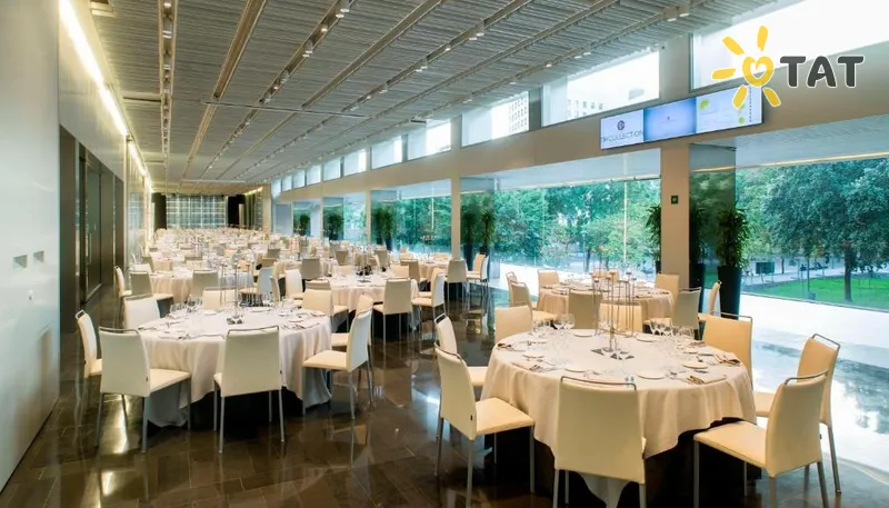 Фото отеля NH Constanza 4* Barselona Spānija bāri un restorāni