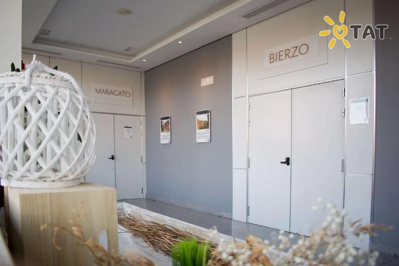 Фото отеля Zentral Leon Hotel 4* Леон Испания лобби и интерьер