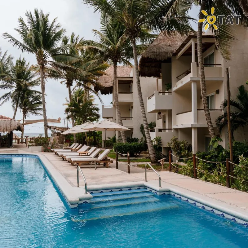 Фото отеля Petit Lafitte 4* Playa del Carmen Meksika išorė ir baseinai