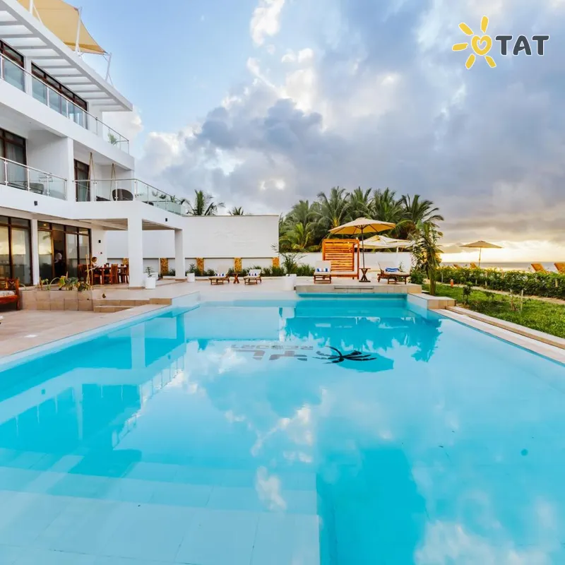 Фото отеля YU Resort 4* Момбаса Кения экстерьер и бассейны