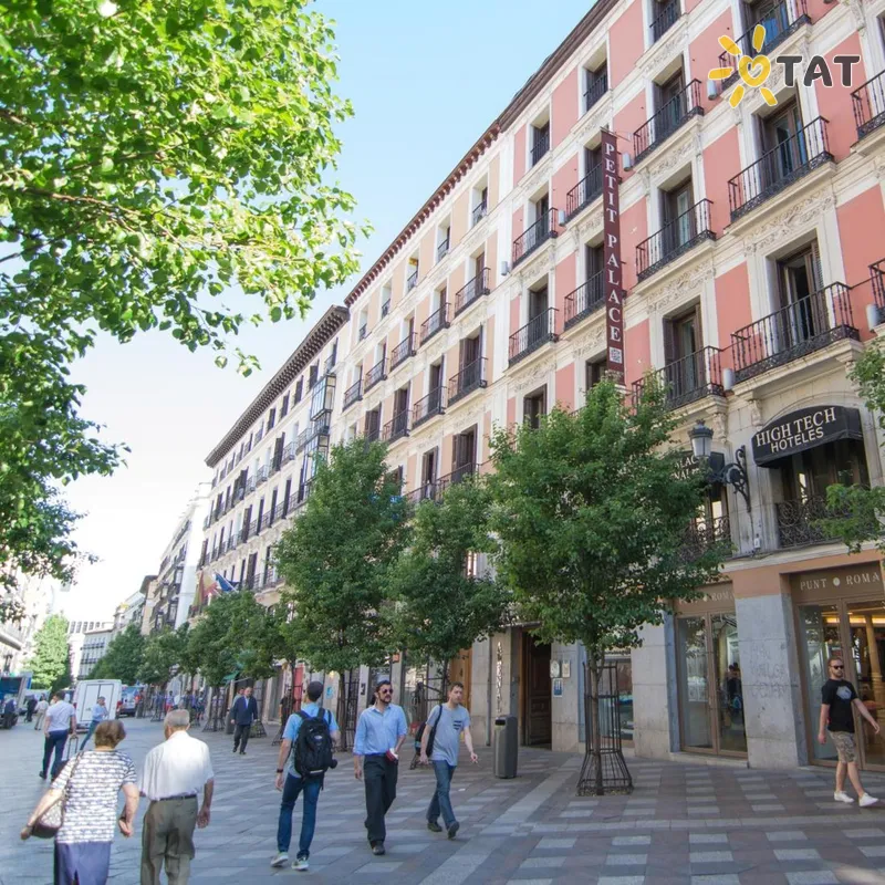 Фото отеля Petit Palace Arenal 3* Madridas Ispanija išorė ir baseinai