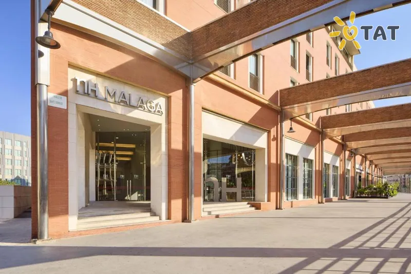 Фото отеля NH Malaga 4* Коста Дель Соль Испания экстерьер и бассейны