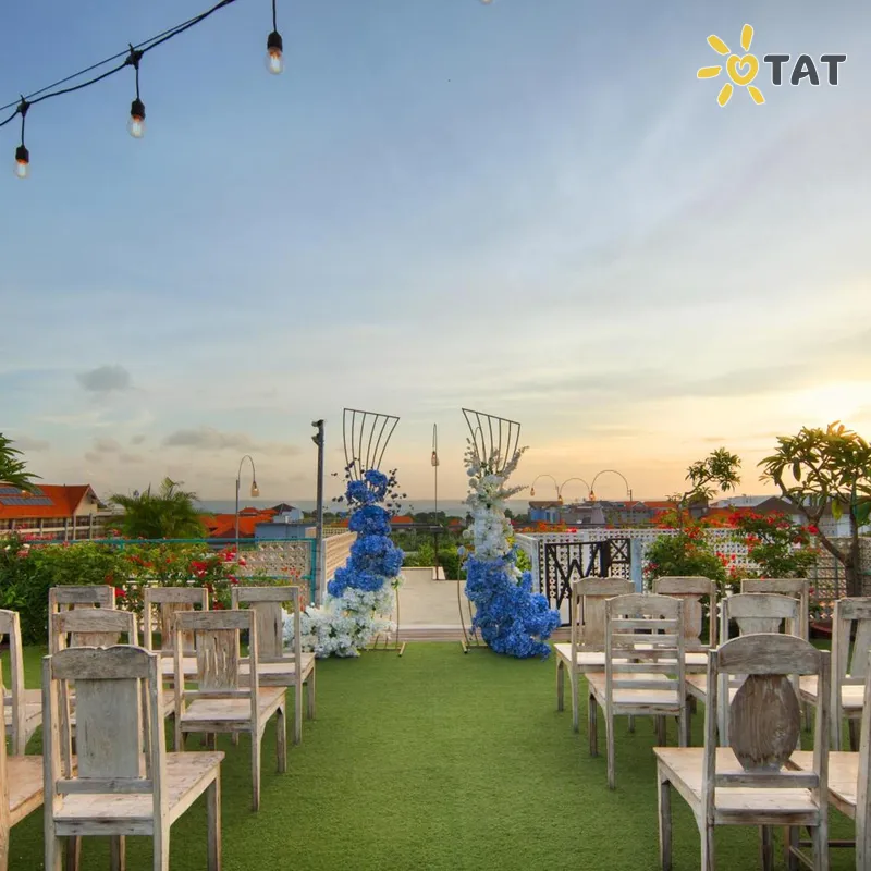 Фото отеля Akmani Legian Hotel 4* Кута (о. Бали) Индонезия экстерьер и бассейны