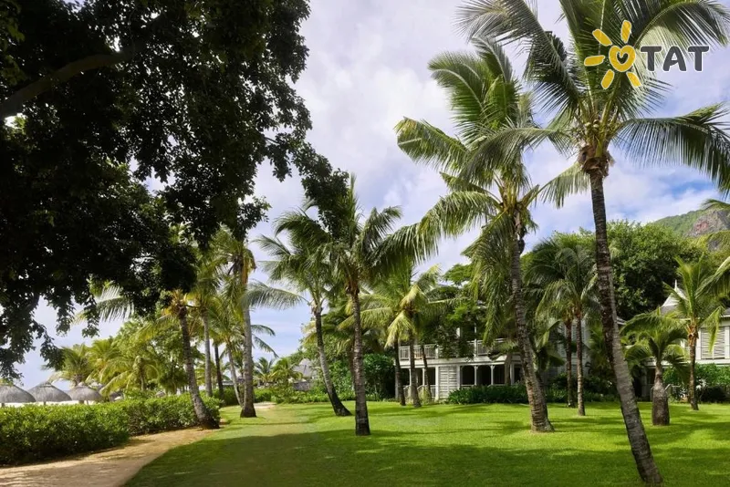 Фото отеля The St. Regis Le Morne Resort 5* apie. Mauricijus Mauricijus išorė ir baseinai