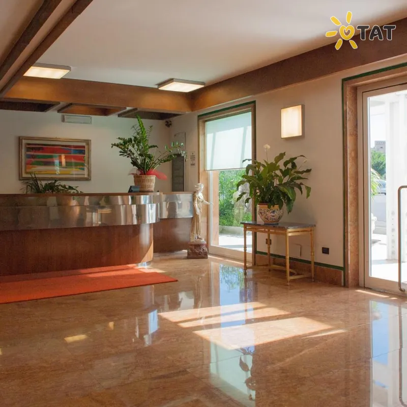 Фото отеля La Pergola Hotel 3* Рим Италия лобби и интерьер